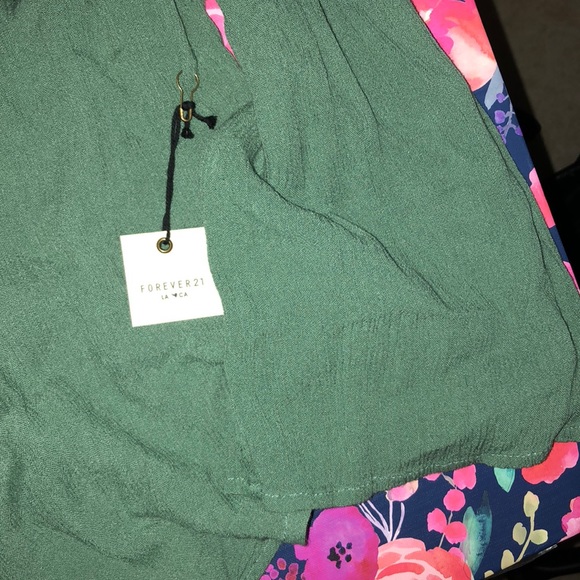 Pretty blouse - Picture 4 of 4